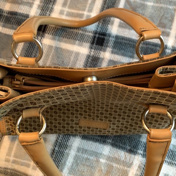 Nine & Company Handbag/Tote - Picture 7 of 10